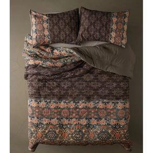 Urban Outfitters Celia Comforter set- Twin/Twin XL